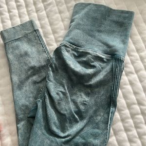 Teal Scrunch Butt Leggings